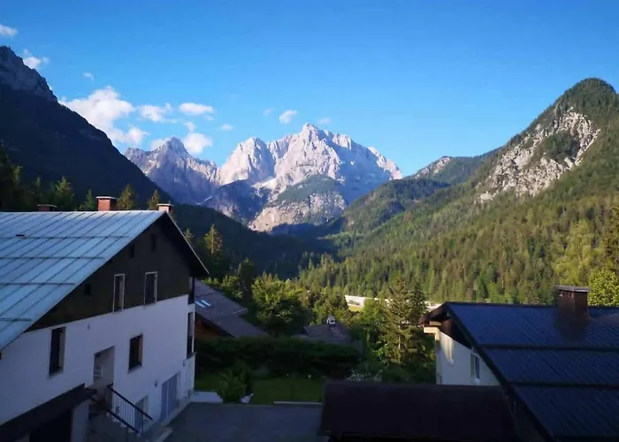 Two Bedroom With Balcony Apartman